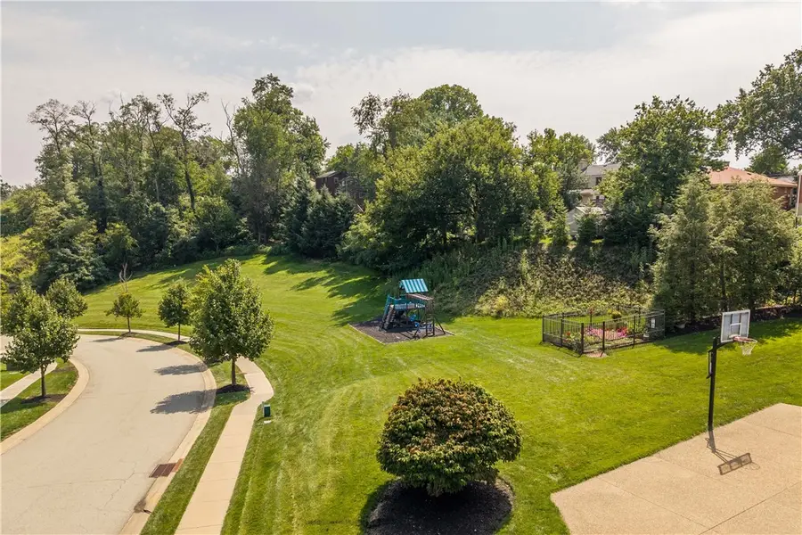 699 Country Club Drive, Mount Lebanon, PA 15228 - #3