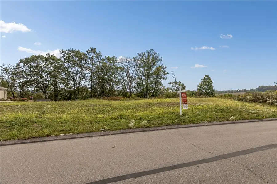 53 Ridgewood Dr, Cecil Bishop, PA 15057 - #2