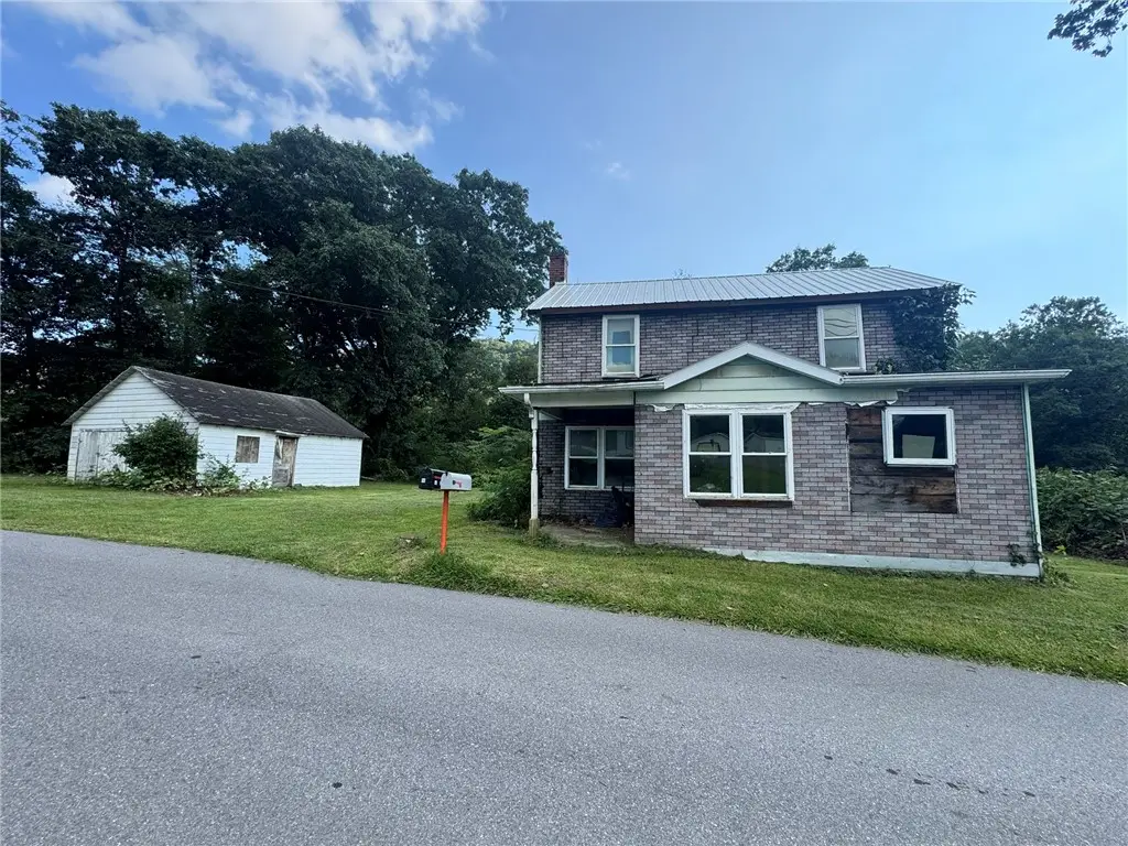 134 Caroline St, Robinson, PA 15949 - #1