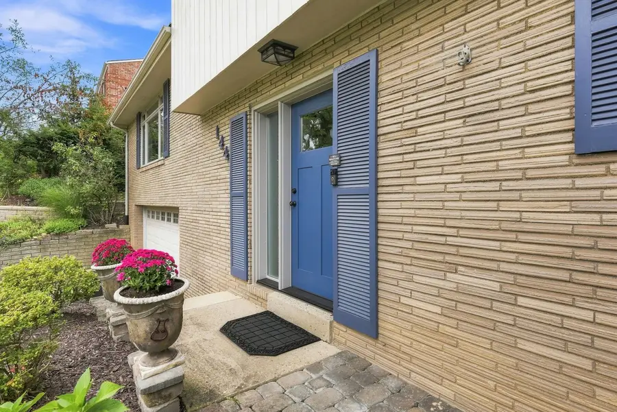 144 Sunridge Drive, Pittsburgh, PA 15234 - #2