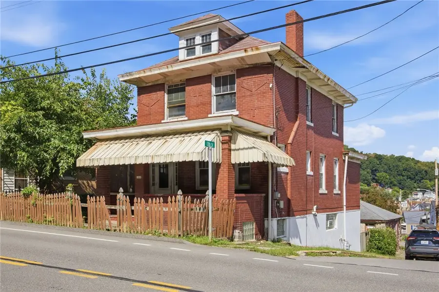 1300 Pine Hollow Rd, Stowe, PA 15136 - #2