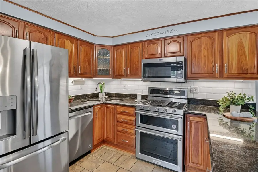 3360 Mcroberts Rd, Pittsburgh, PA 15234 - #3