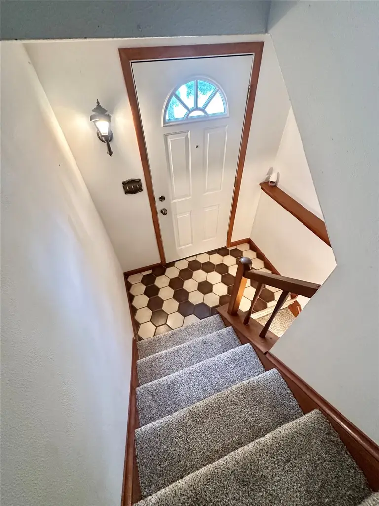 1056 Cranston Dr, Greensburg, PA 15601 - #2