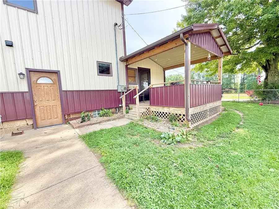 4217 Hillsville Rd, Pulaski, PA 16143 - #2