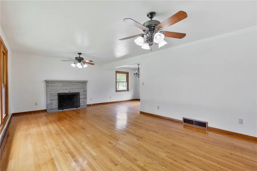 138 W Sunbury Rd, Butler, PA 16001 - #2