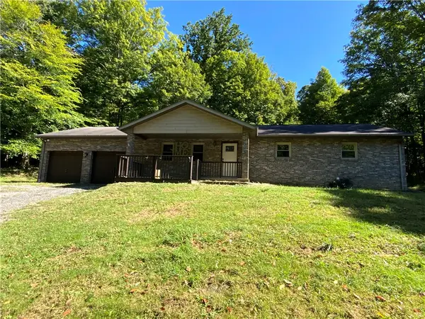 140 Spruce Rd, Claysville, PA 15323