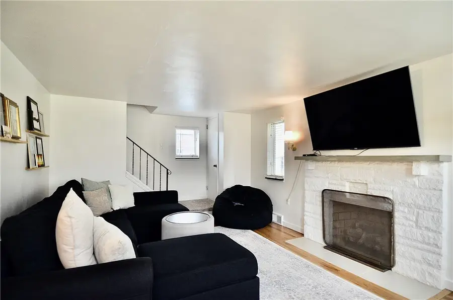 3056 Earlsmere Ave, Pittsburgh, PA 15216 - #2