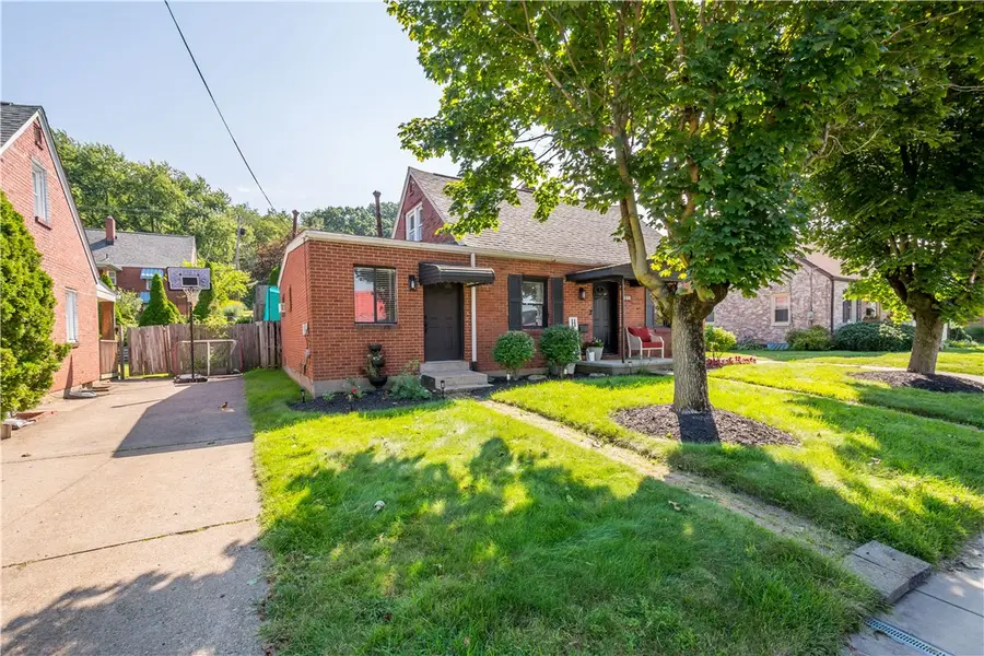 2810 Economy St, Ambridge, PA 15003 - #2