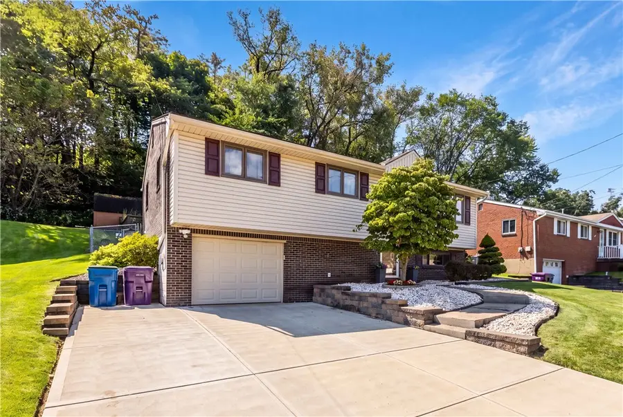 470 Crestview Dr, Pittsburgh, PA 15239 - #2