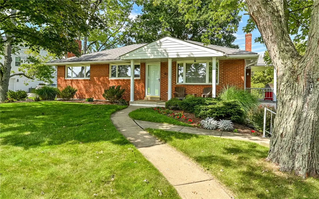 401 N Pine Cir, Gibsonia, PA 15044 - #1