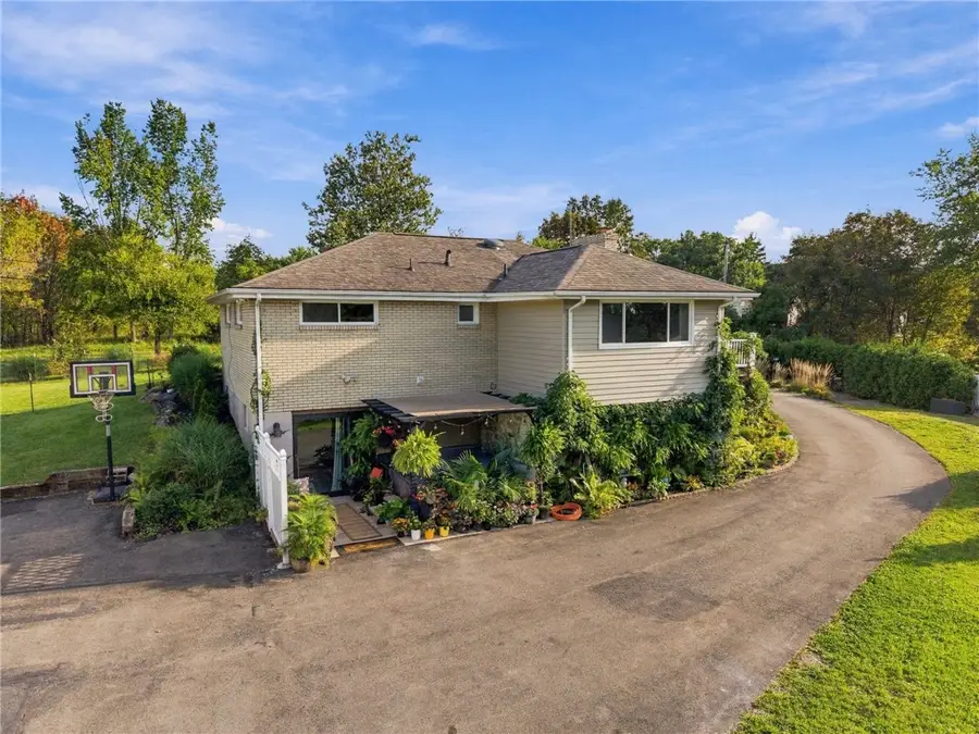 67 Magee Ave, Valencia, PA 16059 - #3