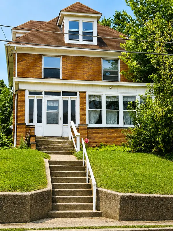 882 Mcintire Way, Brackenridge, PA 15014