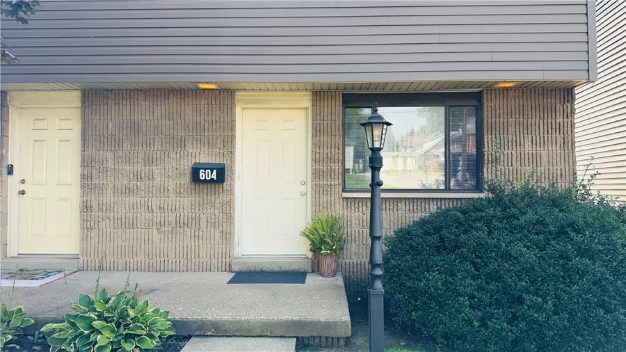 604 E 10th Avenue, Tarentum, PA 15084 - #3