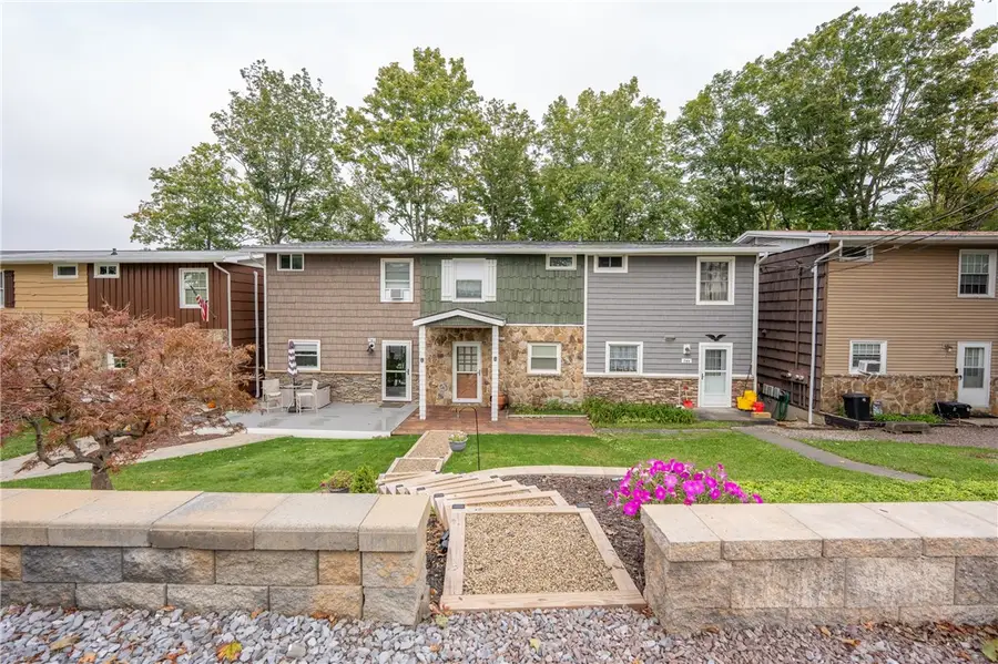 742 S Shore Trl, Central City, PA 15926 - #2