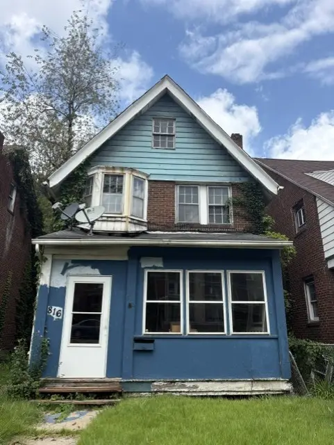 816 Franklin Ave, Aliquippa, PA 15001