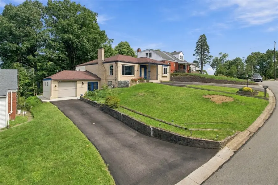 18 Solar Dr, Ambridge, PA 15003 - #2