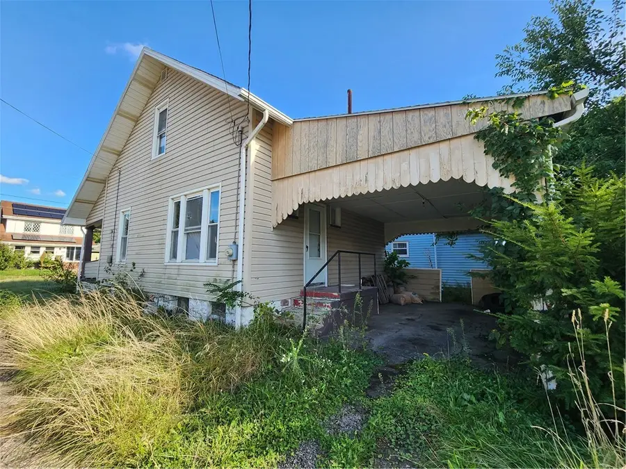 719 N Mercer St, New Castle, PA 16101 - #2