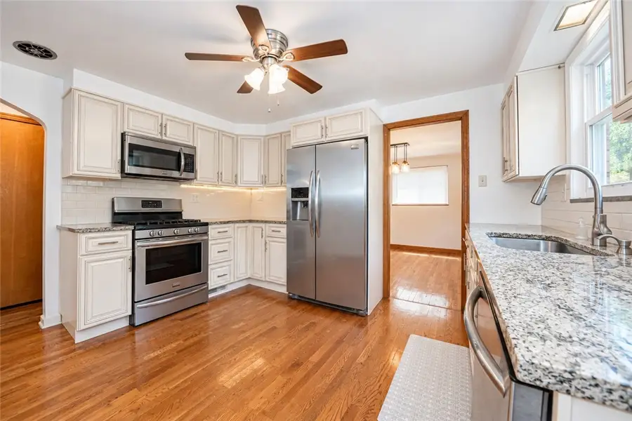 1504 Greentree Rd, Pittsburgh, PA 15220 - #2