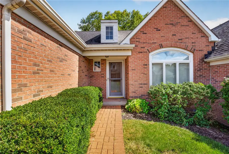 329 Hidden Falls Ct, Pittsburgh, PA 15238 - #2
