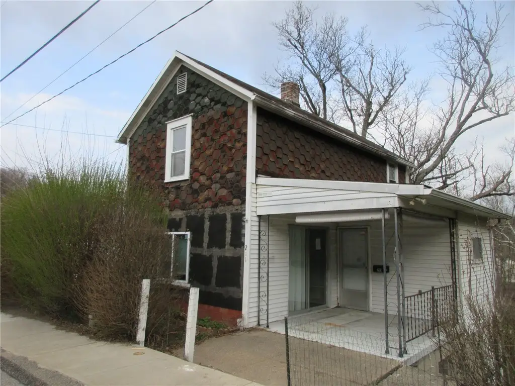 211 Main St, Bentleyville, PA 15314 - #1