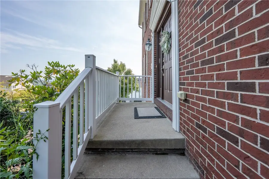 207 Kingsbrooke Dr, Greensburg, PA 15601 - #3