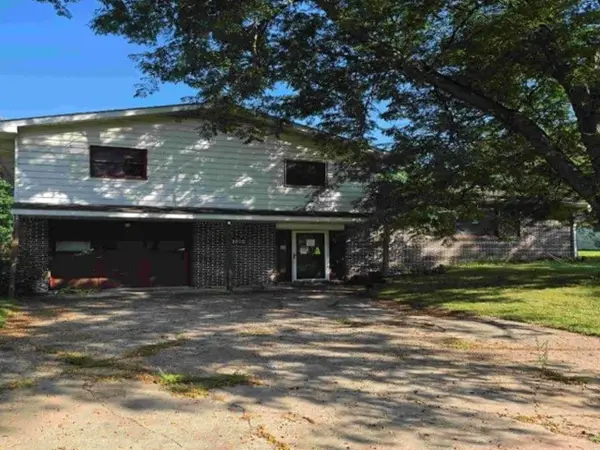 1109 Seneca Dr, Harmony, PA 16037