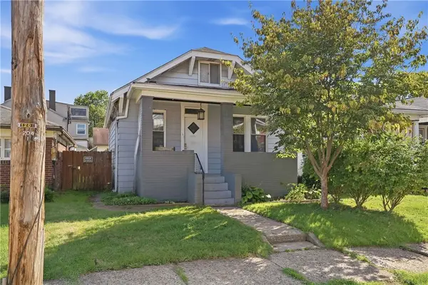 88 Vine St, Ambridge, PA 15003