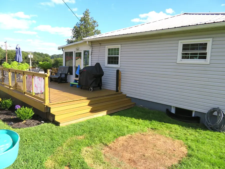 515 Clydesdale Avenue, Ellwood City, PA 16117 - #2