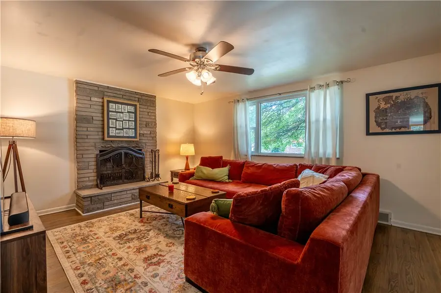 1616 Edgewood Ave, Coraopolis, PA 15108 - #3