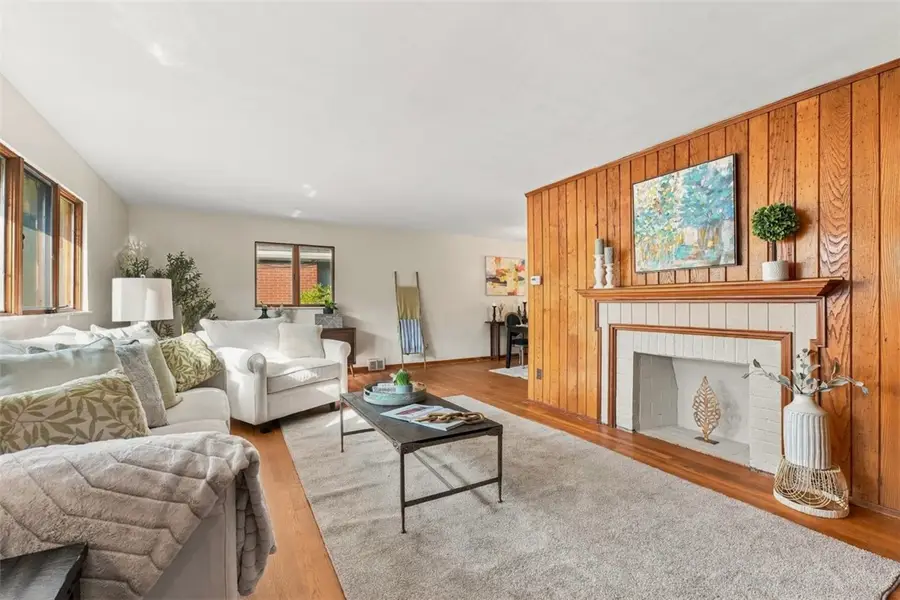 1454 Mohican Dr, Pittsburgh, PA 15228 - #2
