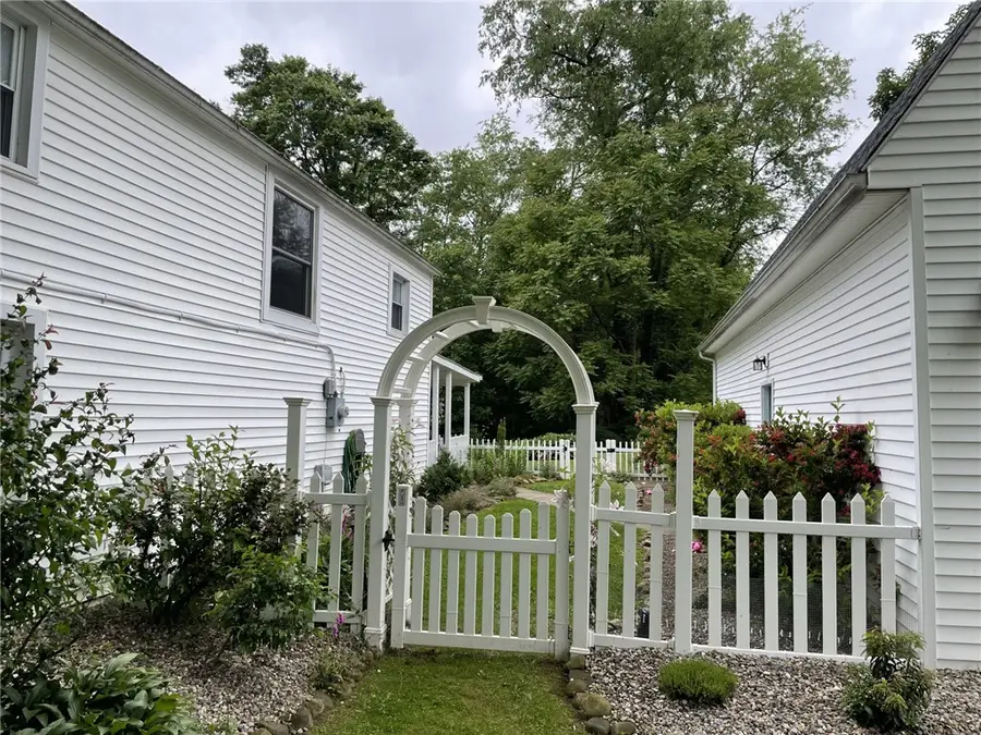519 Pulaski Rd, Pulaski, PA 16143 - #3