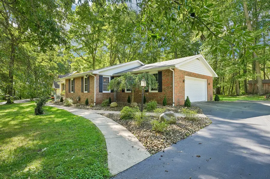 106 Longwell Drive, Grove City, PA 16127 - #2