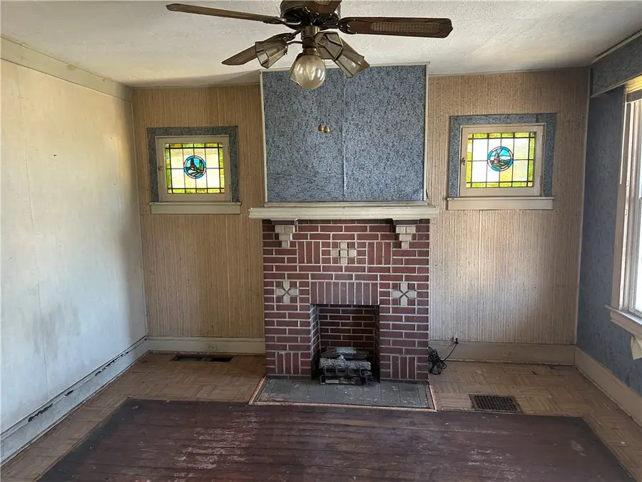 124 E 15th Ave, Homestead, PA 15120 - #2