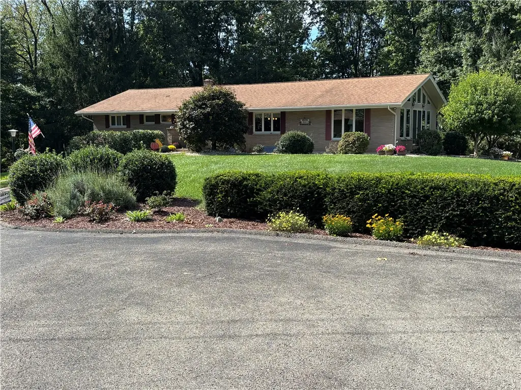 3008 Court Pl, Greensburg, PA 15601 - #1