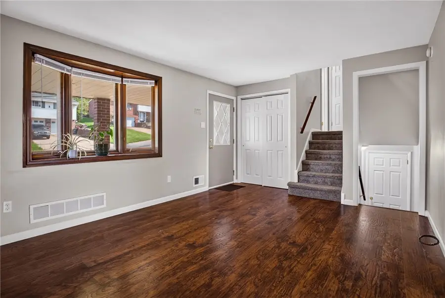 106 Susan Dr, Pittsburgh, PA 15220 - #3