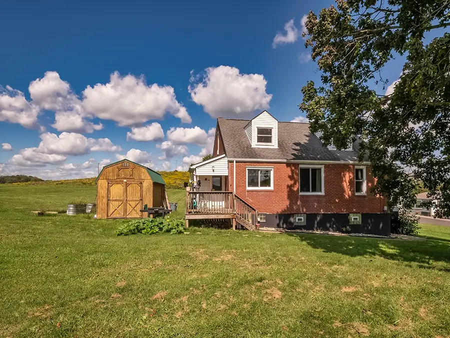 256 Hawthorne Ln, Tarentum, PA 15084 - #2
