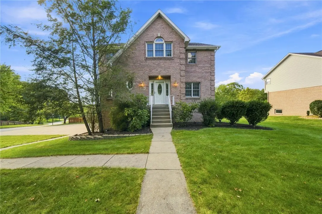 6204 Antler Hill Dr, Trafford, PA 15085 - #1