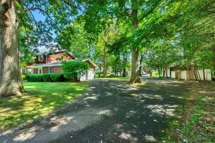 1315 Sycamore St, Connellsville, PA 15425 - #3