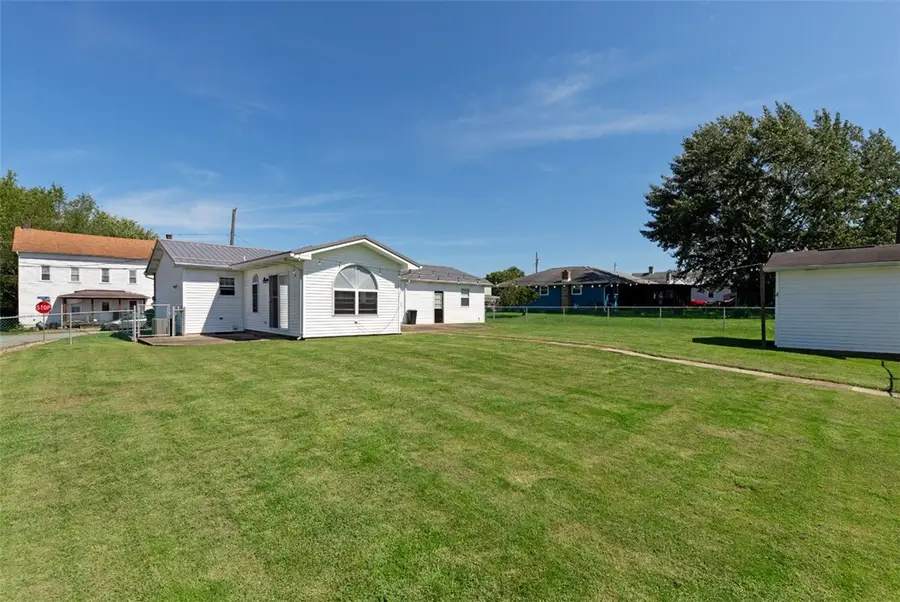 611 W Gibson Ave, Connellsville, PA 15425 - #3