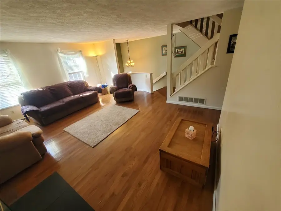 2635 Hunters Point Dr, Wexford, PA 15090 - #3