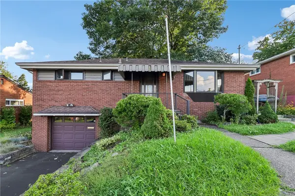 478 Balconade Dr, Pittsburgh, PA 15236