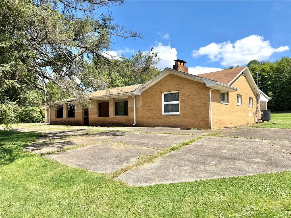 3406 Wilmington Rd, New Castle, PA 16105 - #1