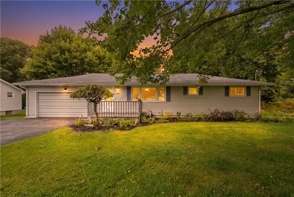 3825 Morefield Rd, Hermitage, PA 16148