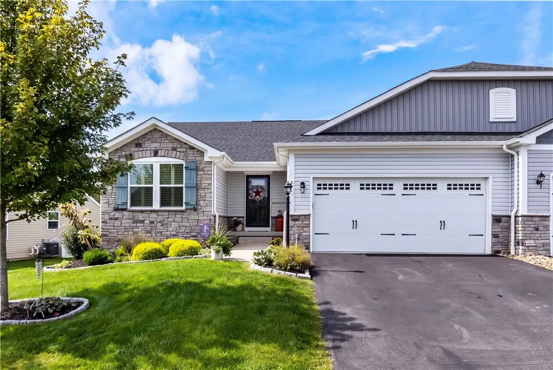 305 Brandi Lynn Ln, Evans City, PA 16033 - #1