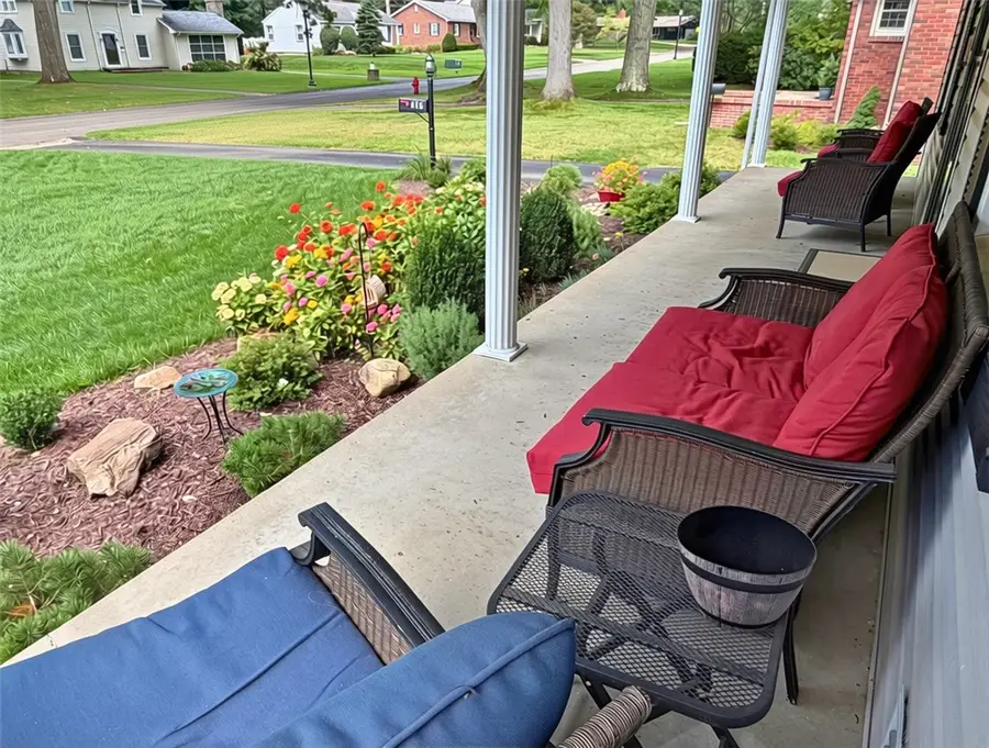 416 W Washington Blvd, Grove City, PA 16127 - #3