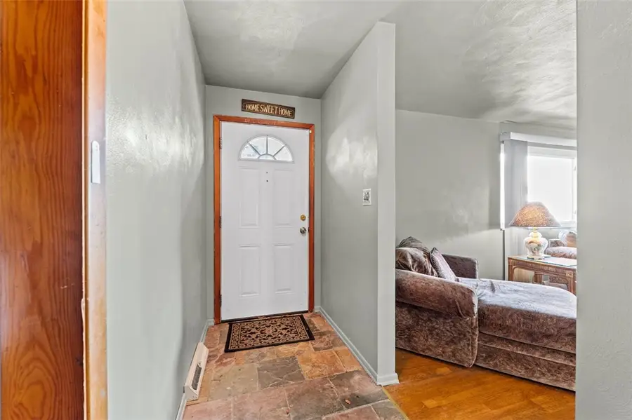 910 White Drive, Donora, PA 15033 - #2