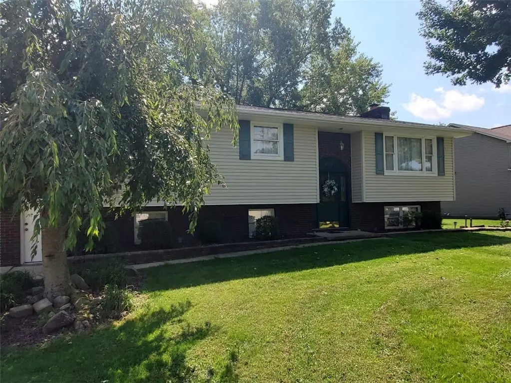 304 Mccombs Cir, New Castle, PA 16101 - #1