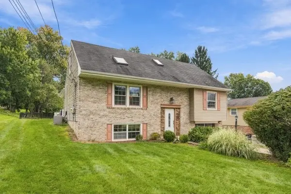 2438 Rolling Farms Rd, Glenshaw, PA 15116 - #1