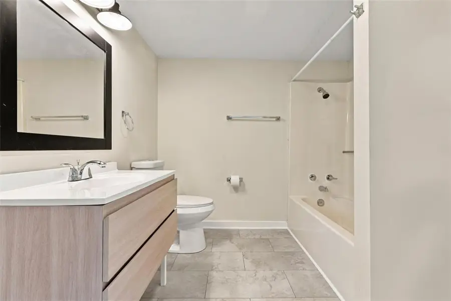 706 Hissam St, Jeannette, PA 15644 - #3