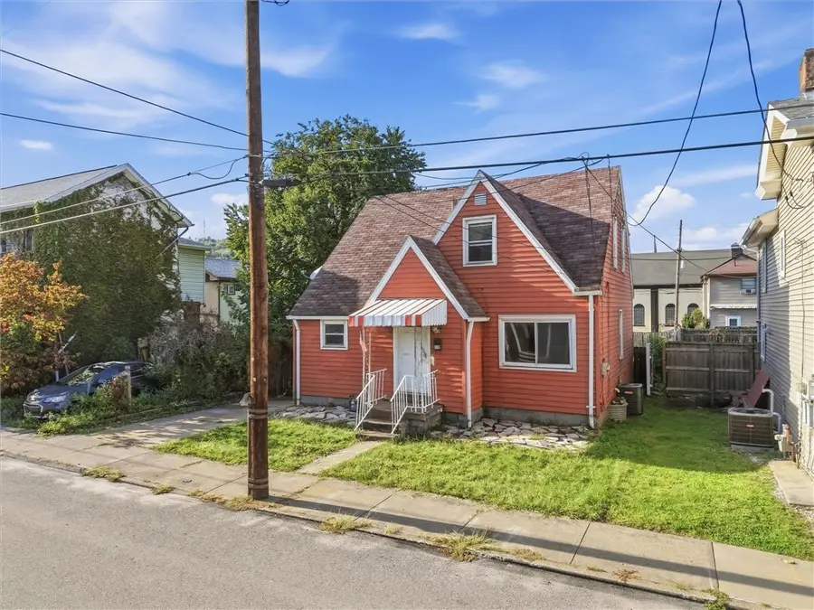 119 E 1st Ave, Tarentum, PA 15084 - #2